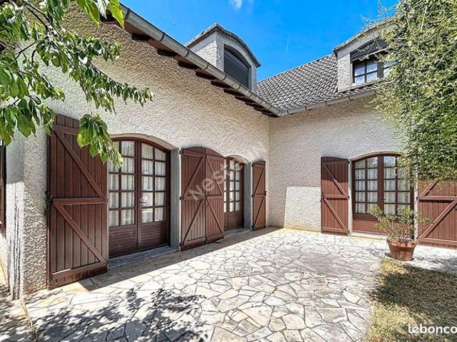 Maison 7 pièces 185 m²