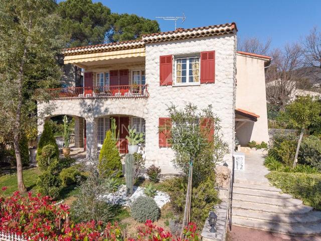 Maison 7 pièces 185 m²