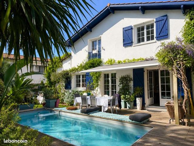 Maison 7 pièces 186 m²