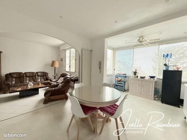 Maison 7 pièces 186 m²