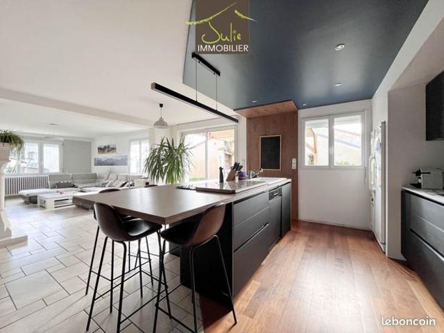 Maison 7 pièces 186 m²