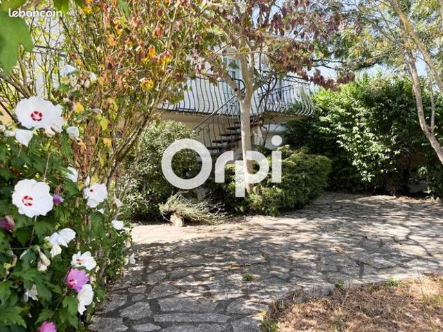Maison 7 pièces 186 m²
