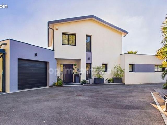 Maison 7 pièces 186 m²