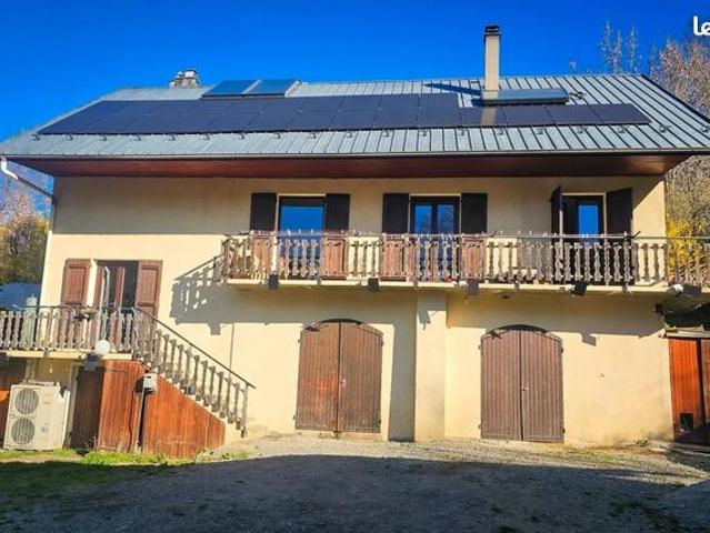Maison 7 pièces 265 m²