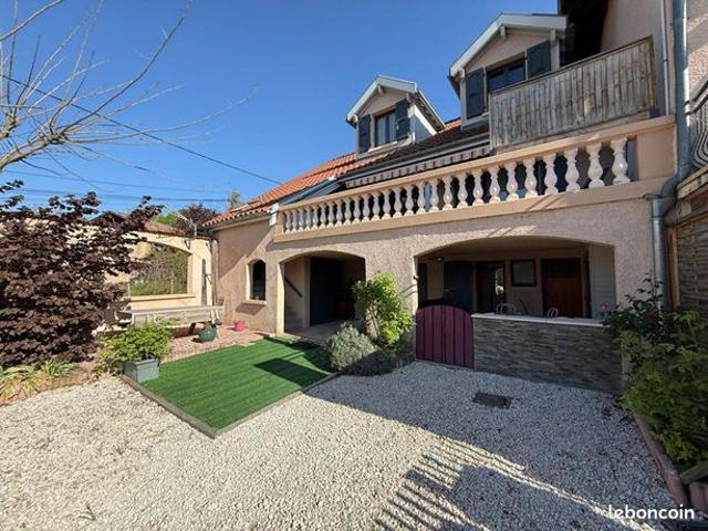 Maison 7 pièces 187 m²