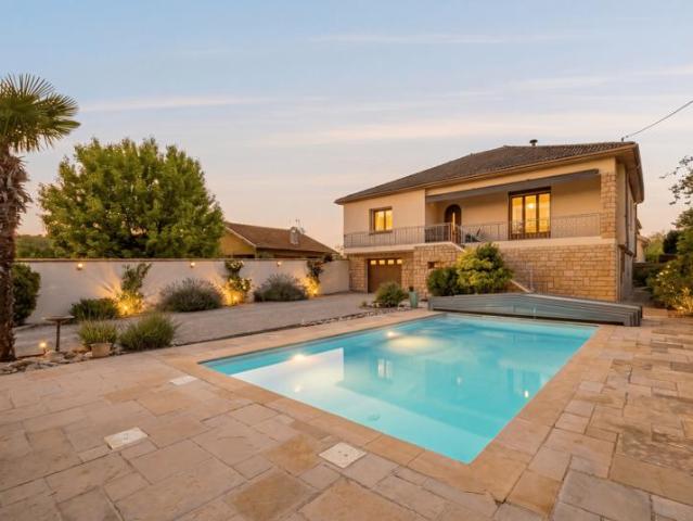 Maison 7 pièces 180 m2 habitables Terrain 888 m2 Pisci