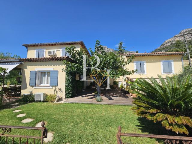 Maison 7 pièces 180 m²