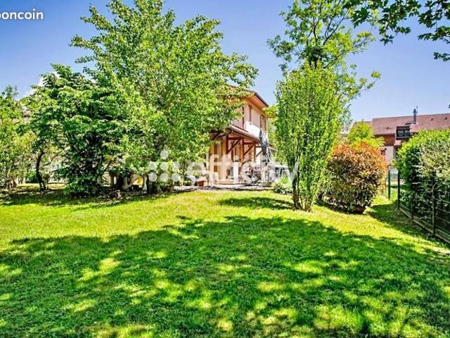 Maison 7 pièces 180 m²