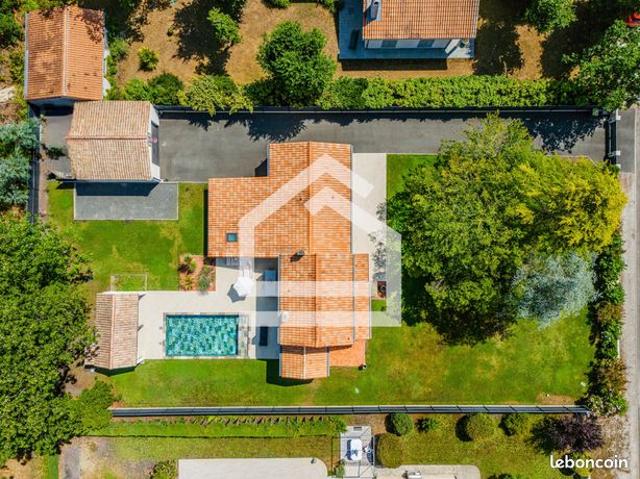 Maison 7 pièces 180 m²