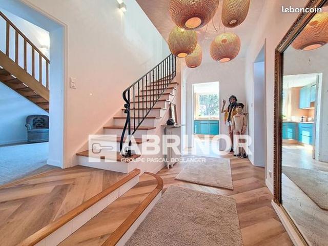 Maison 7 pièces 180 m²