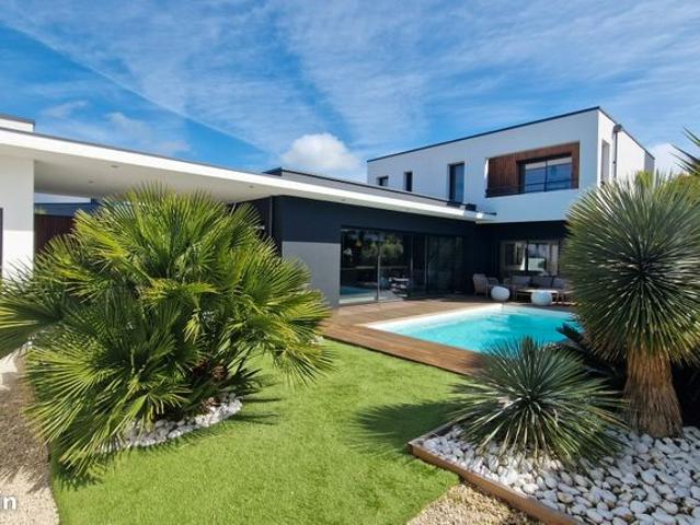 Maison 7 pièces 180 m²