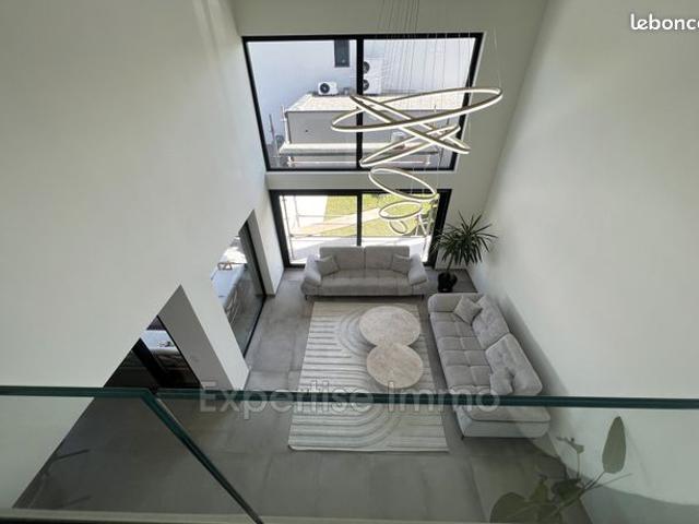 Maison 7 pièces 180 m²
