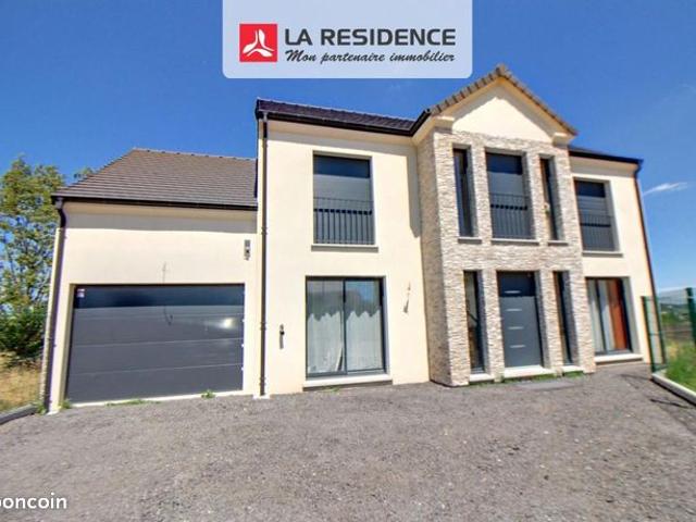 Maison 7 pièces 180 m²
