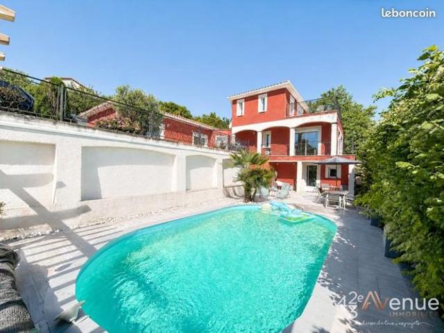 Maison 7 pièces 180 m²