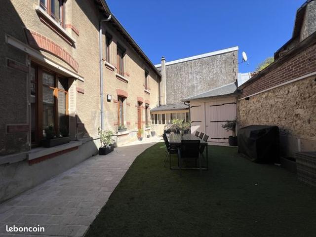 Maison 7 pièces 180 m²