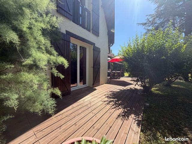 Maison 7 pièces 180 m²