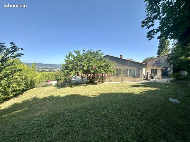 Maison 7 pièces 180 m²