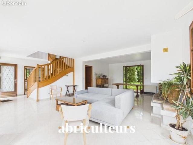 Maison 7 pièces 180 m²
