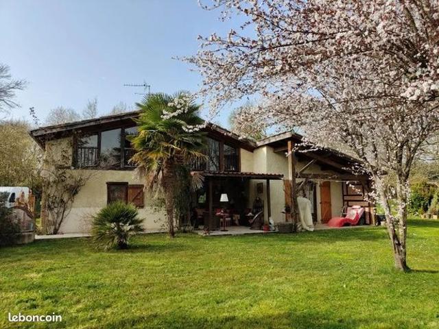 Maison 7 pièces 180 m²