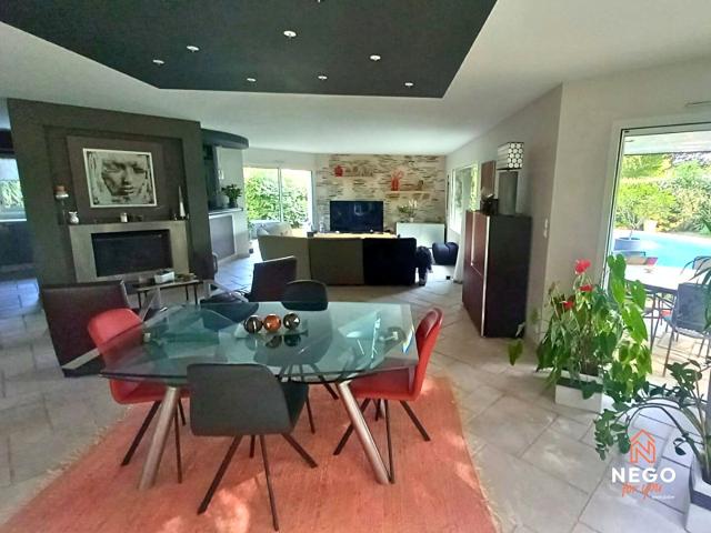 Maison 7 pièces 180 m²