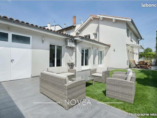 Maison 7 pièces 180 m²