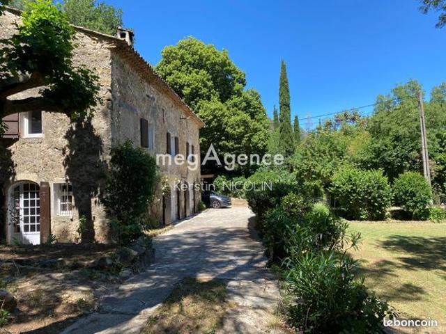 Maison 7 pièces 180 m²