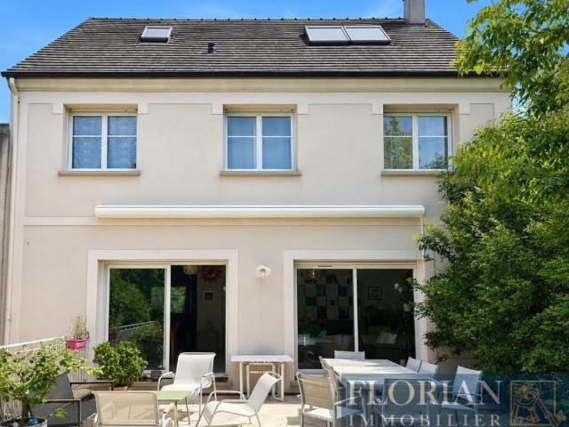 Maison 8 pièces 180 m²