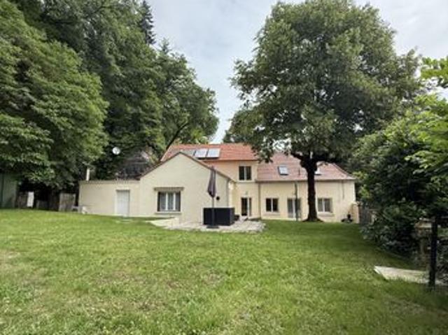 Maison 7 pièces 180 m²