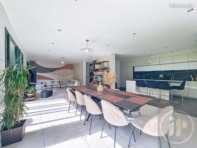 Maison 7 pièces 180 m²