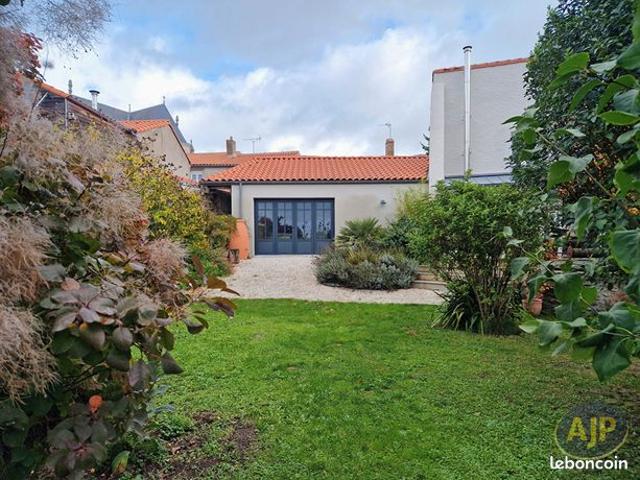 Maison 7 pièces 180 m²
