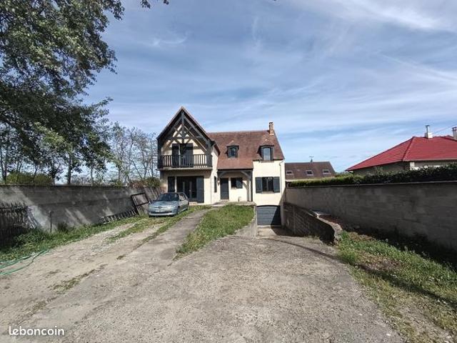 Maison 7 pièces 215 m²