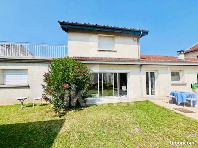 Maison 7 pièces 180 m²