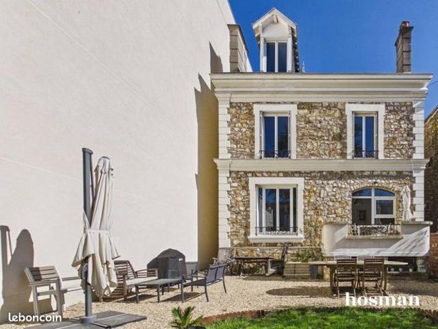 Maison 6 pièces 240 m²