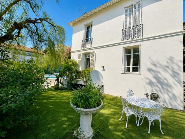 Maison 7 pièces 180 m²