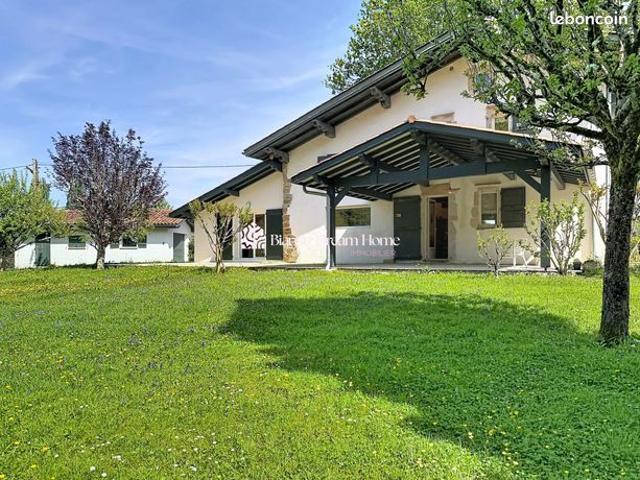 Maison 7 pièces 180 m²