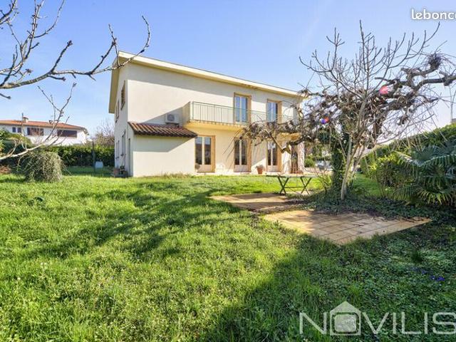 Maison 7 pièces 180 m²