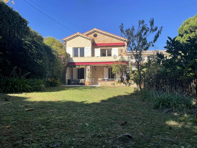 Maison 7 pièces 180 m²