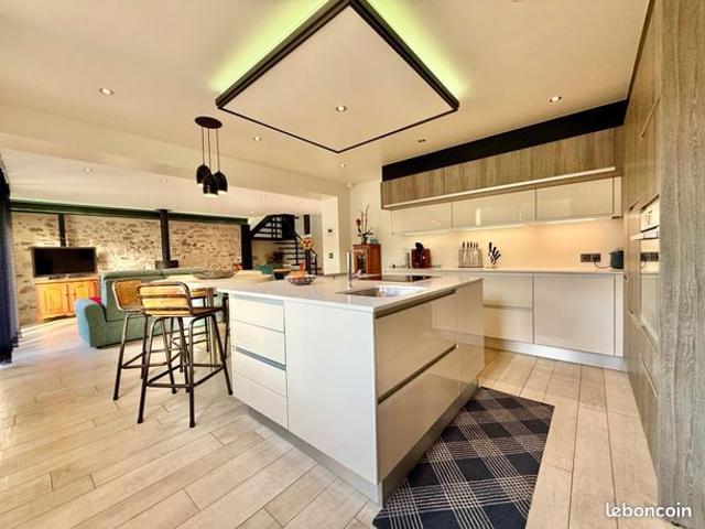 Maison 7 pièces 180 m²