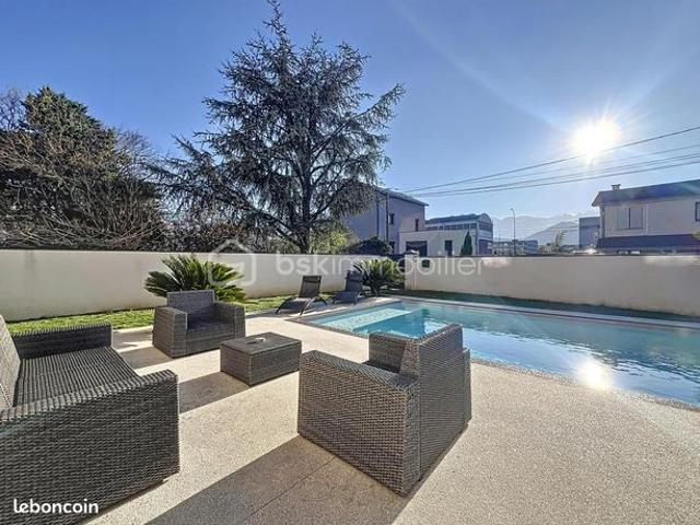 Maison 7 pièces 180 m²