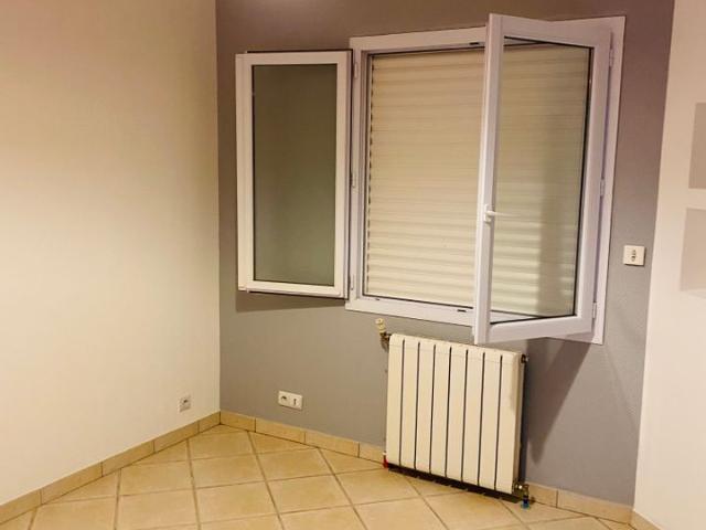 Maison 7 pièces, 180 m² à louer à Léognan 33850