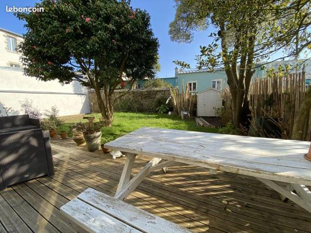 Maison 7 pièces 181 m²
