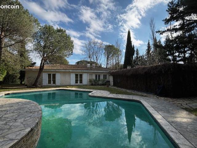 Maison 7 pièces 181 m²