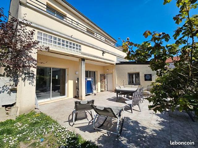Maison 7 pièces 181 m²