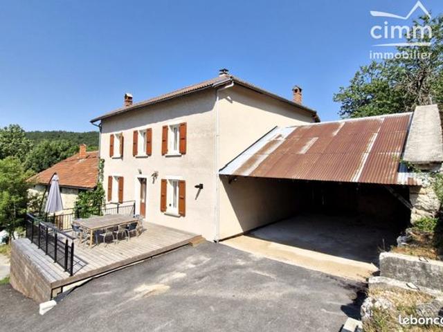 Maison 7 pièces 181 m²