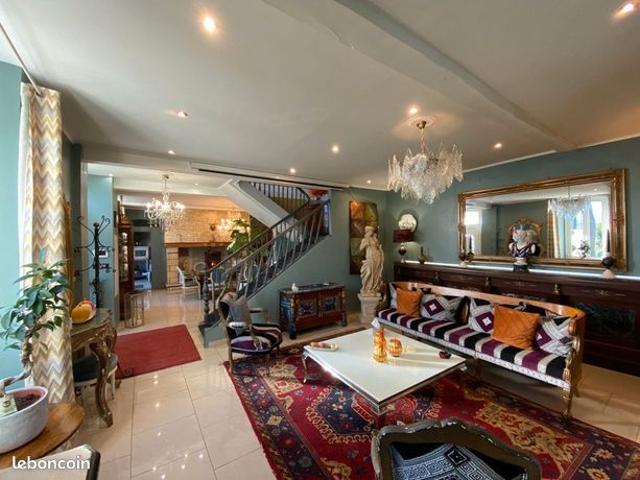 Maison 7 pièces 181 m²