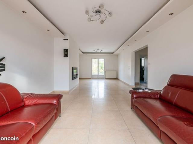 Maison 7 pièces 182 m²