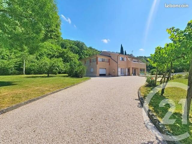 Maison 7 pièces 182 m²
