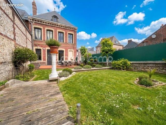 Maison 7 pièces 182 m²