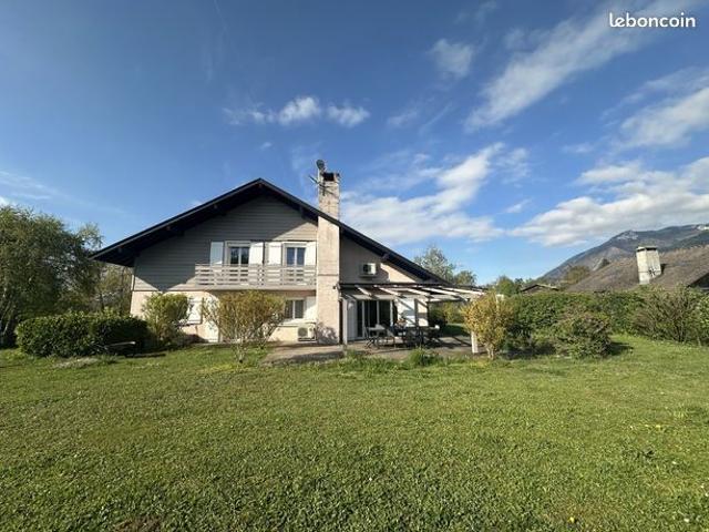 Maison 7 pièces 182 m²