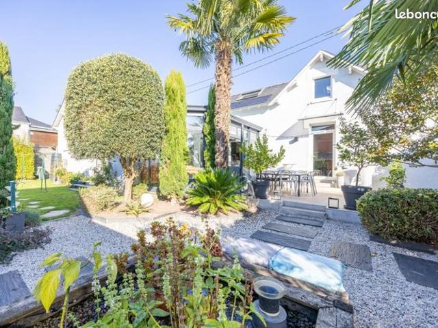 Maison 7 pièces 182 m²